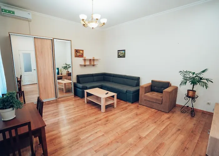 Wonderful Flat On Center *